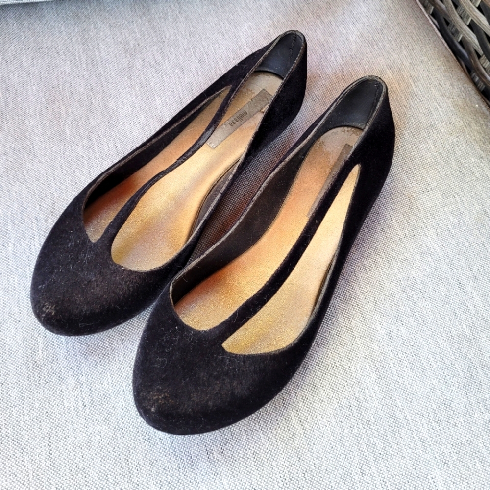 Black Velvet Flats